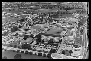 Südansicht des Landis & Gyr Werks Gubelstrasse, 1971 (© Archiv für Zeitgeschichte, Firmenarchiv Landis & Gyr)